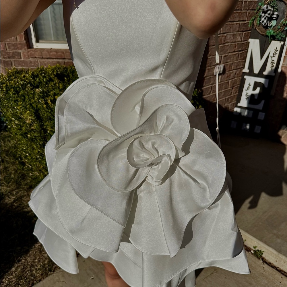 Elegant White Floral Dress